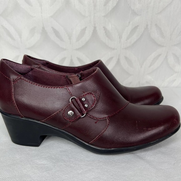 Clarks Women's Ankle Boots in Burgundy - Picture 2 of 8